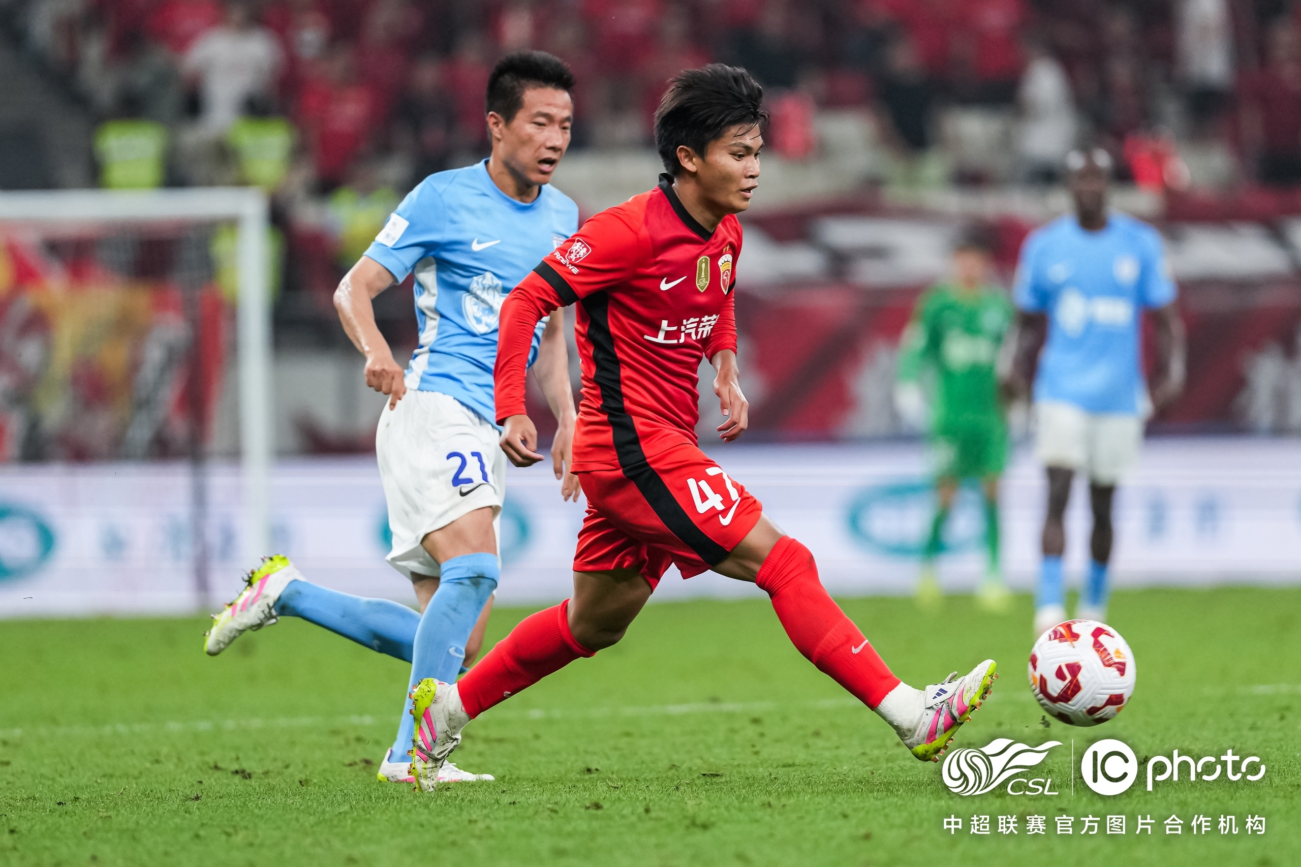 开云官网-上海海港迎中超关键赛，清晨篮板制胜，气氛紧张，球探报告显示潜力的简单介绍