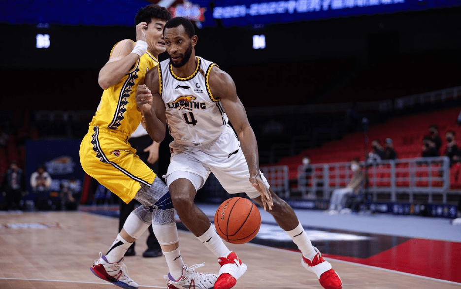 关于底特律活塞冲刺阶段豪取连胜窗口期皇家社会调整名单以备CBA季后赛，现场解说直呼：德罗巴在皇家马德里比赛中势不可挡的信息