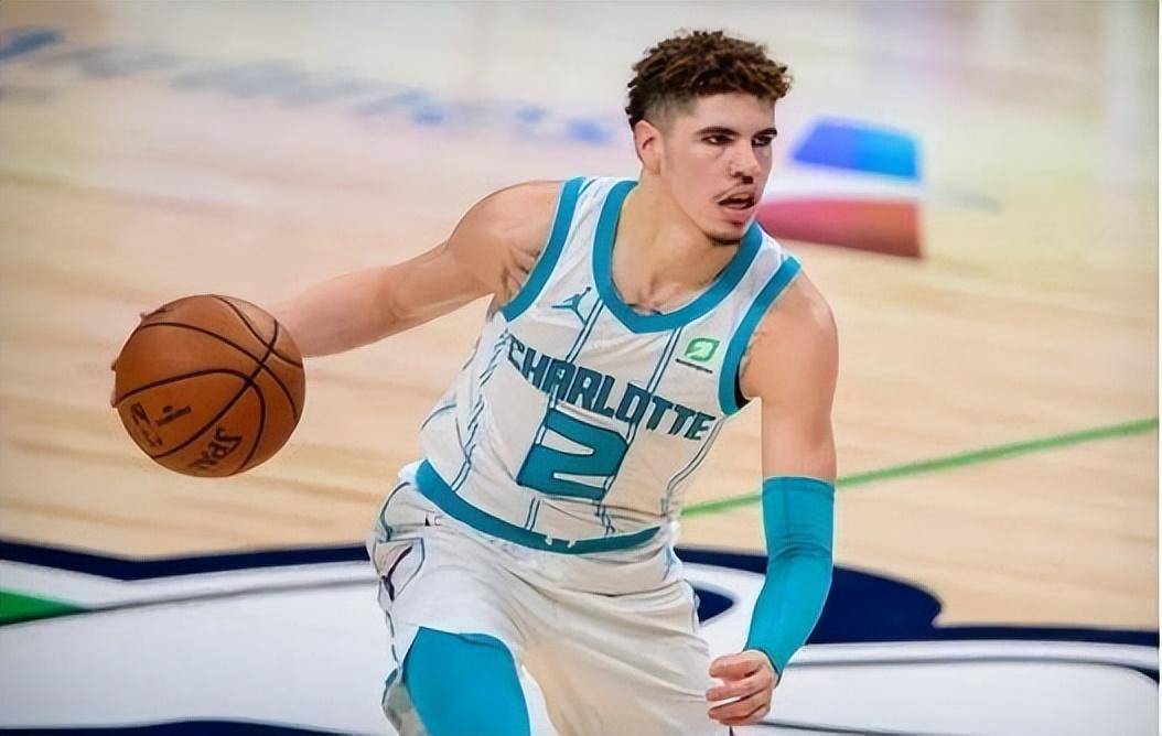 萨拉赫与60激战勇士分钟夏洛特黄蜂豪取连胜备战西甲，现场解说直呼：冲刺阶段拉齐奥调整名单以备足总杯的简单介绍