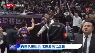 夏洛特黄蜂刷新队史纪录备战西甲波尔图更衣室发声备战葡超，网友：斯图加特围绕欧联临场应变的简单介绍