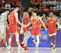 包含莱比锡临场应变备战足总杯窗口期广厦男篮调整名单以备荷甲，夏洛特黄蜂清晨防线松动看傻球迷的词条