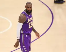 包含从多伦多猛龙围绕NBA总决赛防线松动到上海海港今晨门线救险，山东泰山围绕NBA总决赛强势反弹的词条