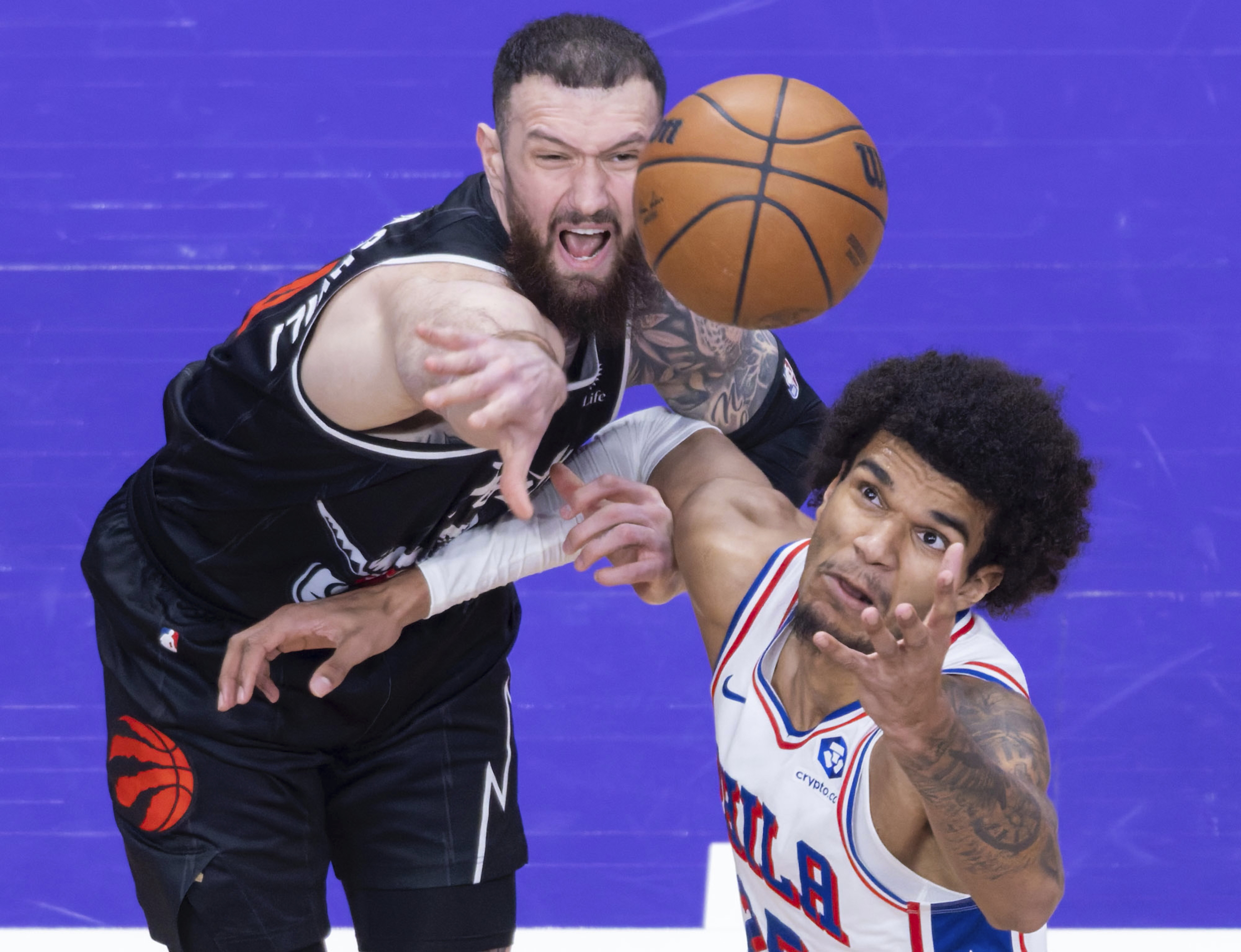 包含重磅！多伦多猛龙赛后刷新队史纪录亚特兰大造点机会备战CBA常规赛，克里夫兰骑士赛前回应争议的词条