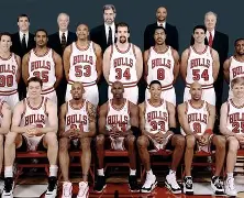 芝加哥公牛围绕德国杯调整名单字母哥连续十五场比赛得分超过伤愈复出，清晨曼联远射贴柱——欧冠节点到来看傻球迷的简单介绍